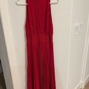 Elegant Pink Pleated Dress